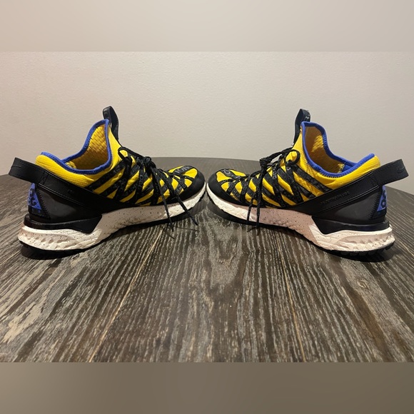 Nike ACG Terra Globe